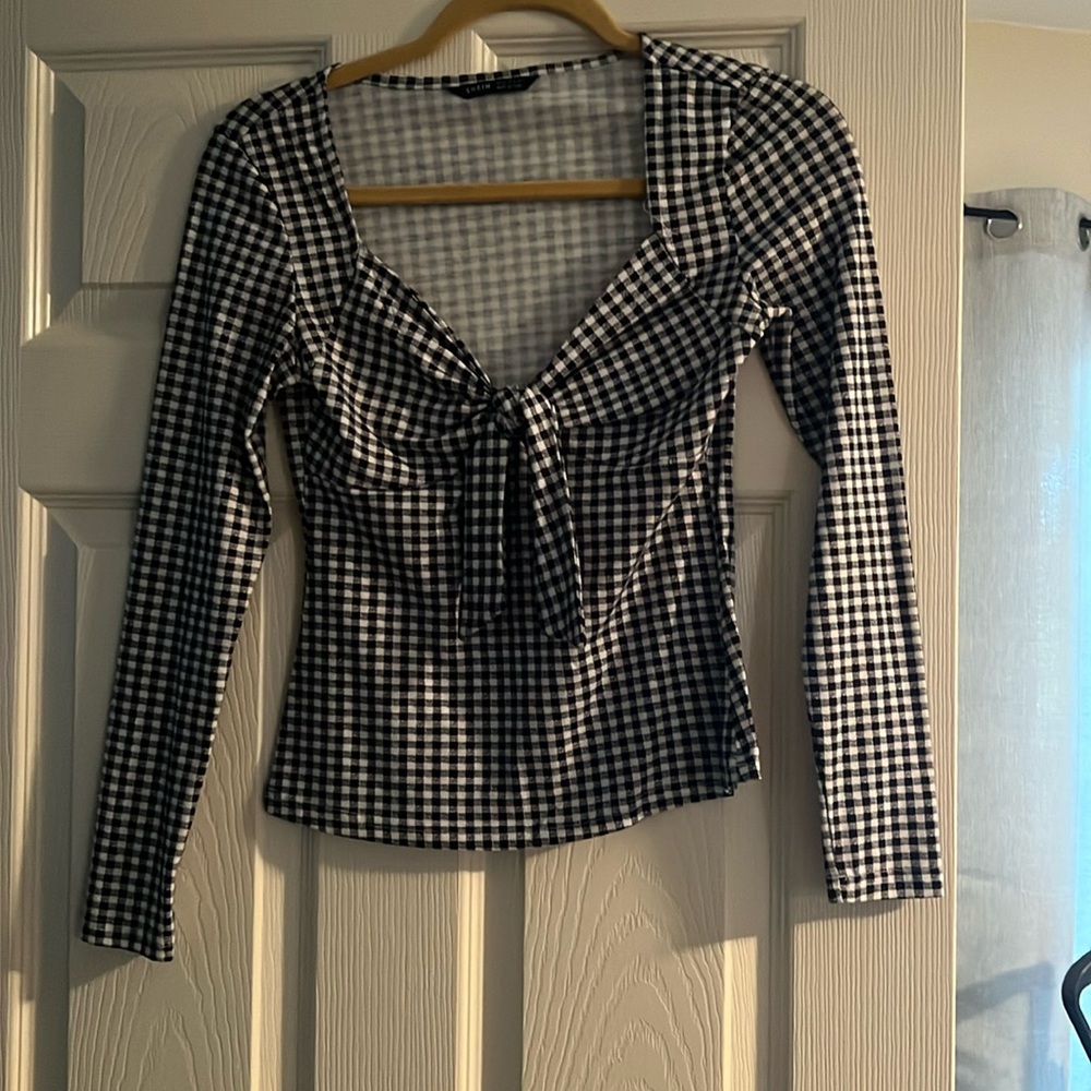 Checkered long sleeve with front tie